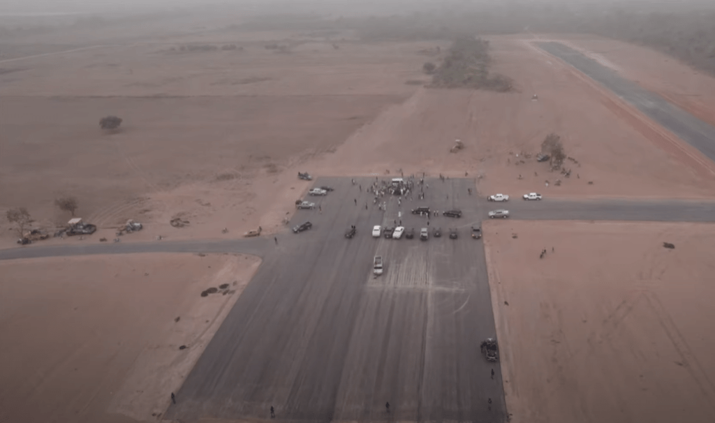 Doudou Ka à Sédhiou pour la visite d’une nouvelle piste d’atterrissage et un don à la Commune de Diendé