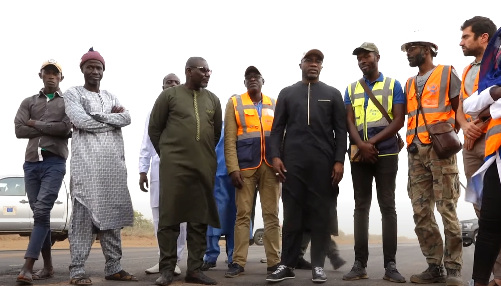 Doudou Ka à Sédhiou pour la visite d’une nouvelle piste d’atterrissage et un don à la Commune de Diendé