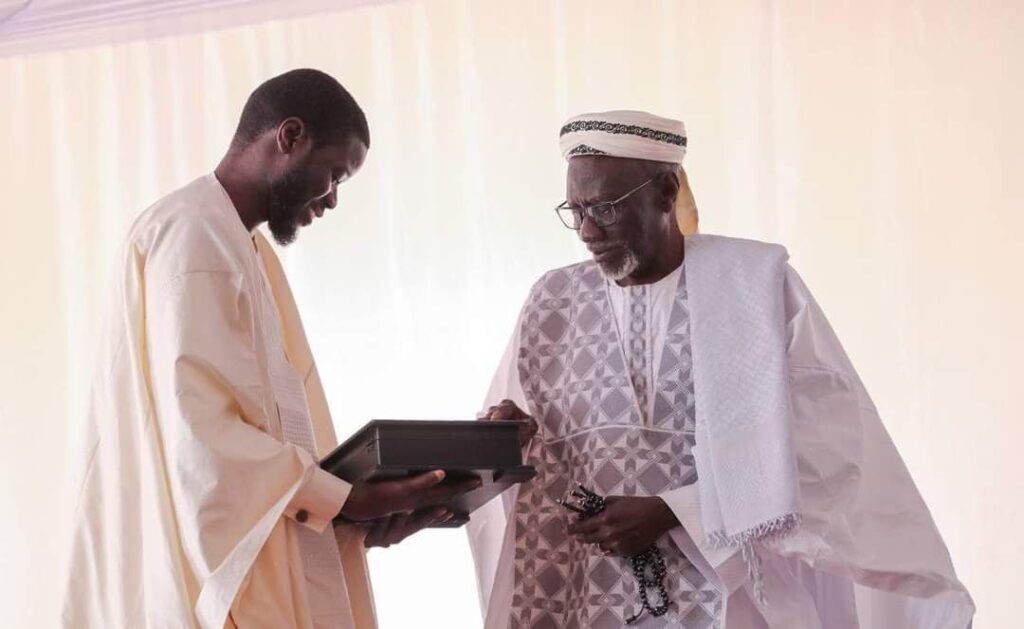 Le Président Diomaye Faye marque sa présence au Gamou de Bignona : Prière, entretiens et conférence publique 5 KERANOS MEDIA